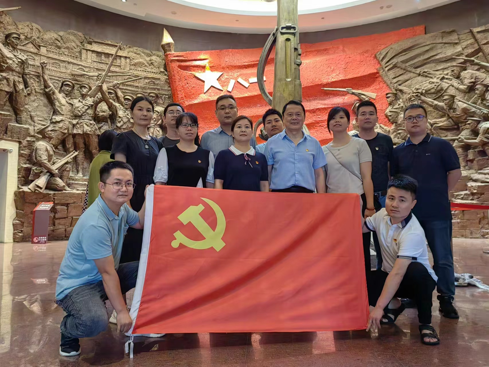 賡續(xù)紅色血脈，傳承建黨精神                                                    ——江西誠建黨支部開展“慶七一，感黨恩，跟黨走”主題黨日活動